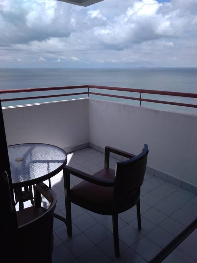 The Barn Private Home @ Sri Sayang Apartment Batu Ferringhi Exterior photo