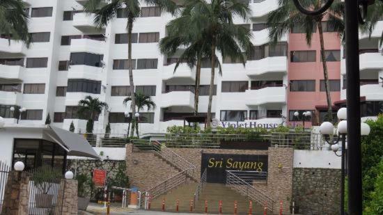 The Barn Private Home @ Sri Sayang Apartment Batu Ferringhi Exterior photo